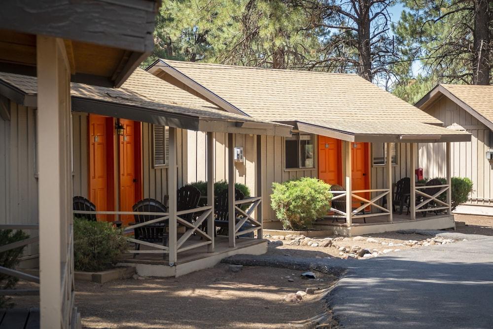 Ski Lift Lodge & Cabins 깃대 외부 사진